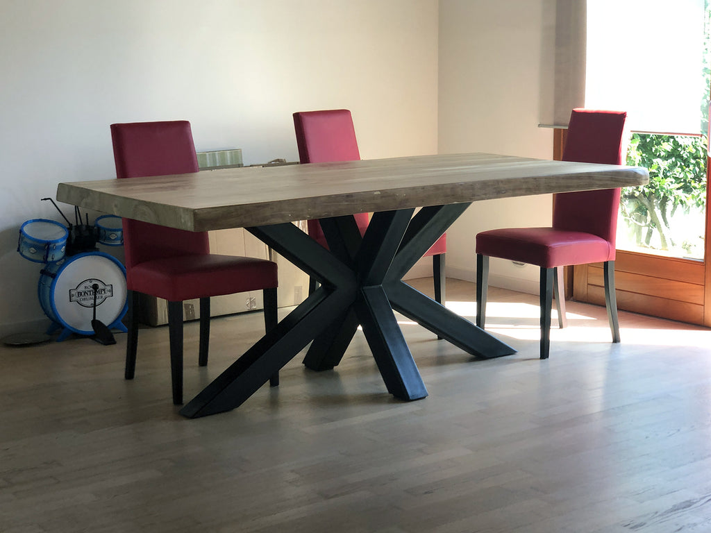 Tavolo stile INDUSTRIAL COUNTRY con piano in olmo scortecciato da 7 cm e struttura a stella in ferro | 200×100×H78 cm