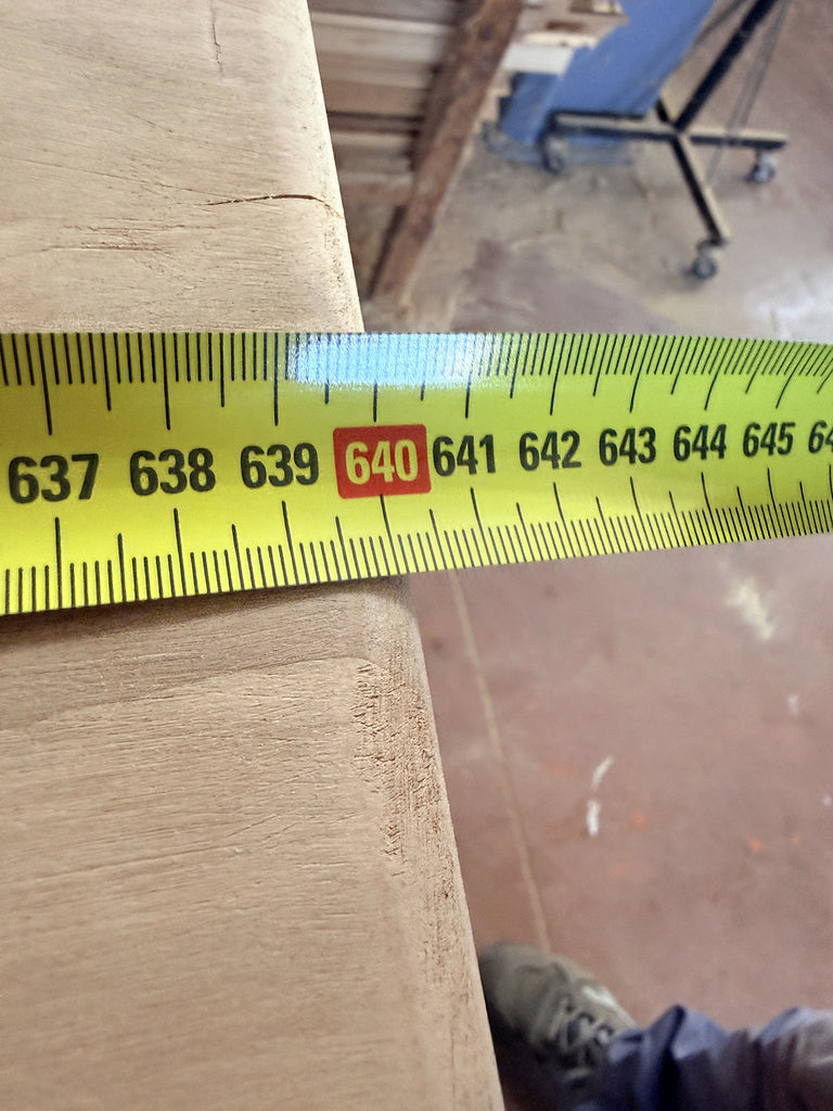 Tavolo INDUSTRIAL / COUNTRY in Pioppo Massello Scortecciato 7 cm – Su Misura 200–640 cm, Gambe Industrial a Scelta, Personalizzabile