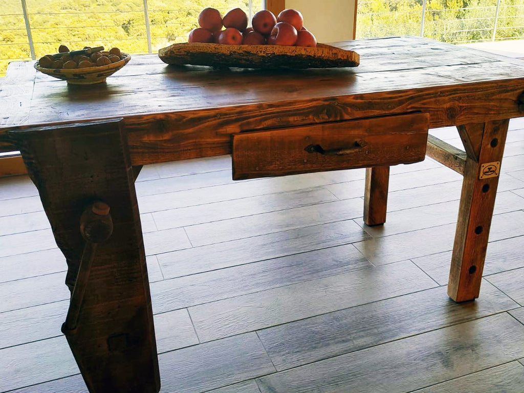 Tavolo cucina e pranzo stile BANCO FALEGNAME / INDUSTRIAL legno massello con cassetto e morsa in legno 160x80x80 cm